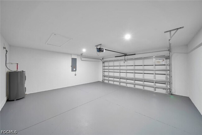 Building Photo - 2001 NW 20th St