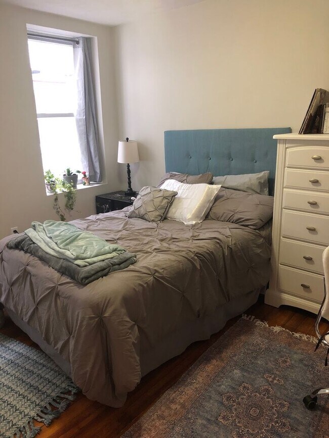 Building Photo - HOT NORTH END LISTING!!!