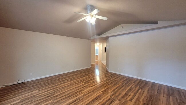 Building Photo - 310 Village Dr