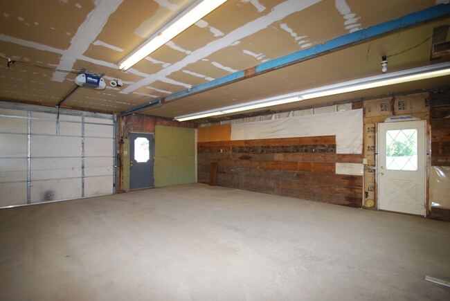 Garage Interior - 609 14th Ave