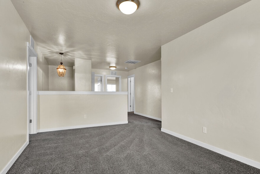 Building Photo - 1633 Placerville St