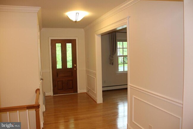 Building Photo - 1103 Delf Dr
