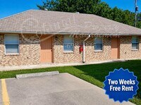 Building Photo - 204 W Avenue F