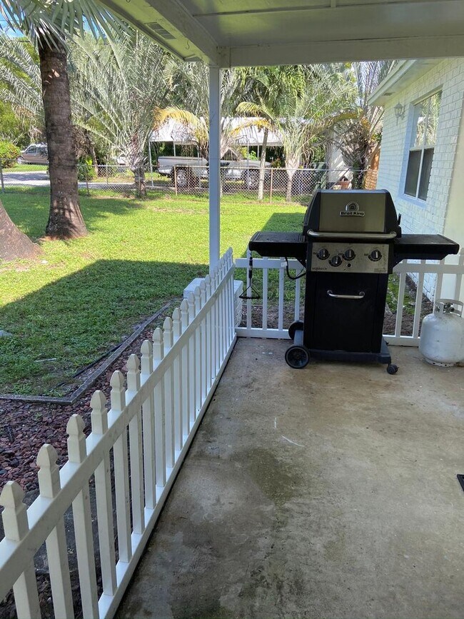 Building Photo - Renovated 3BR/2BA Corner Single-Family Home – Large Fenced Yard, NO HOA