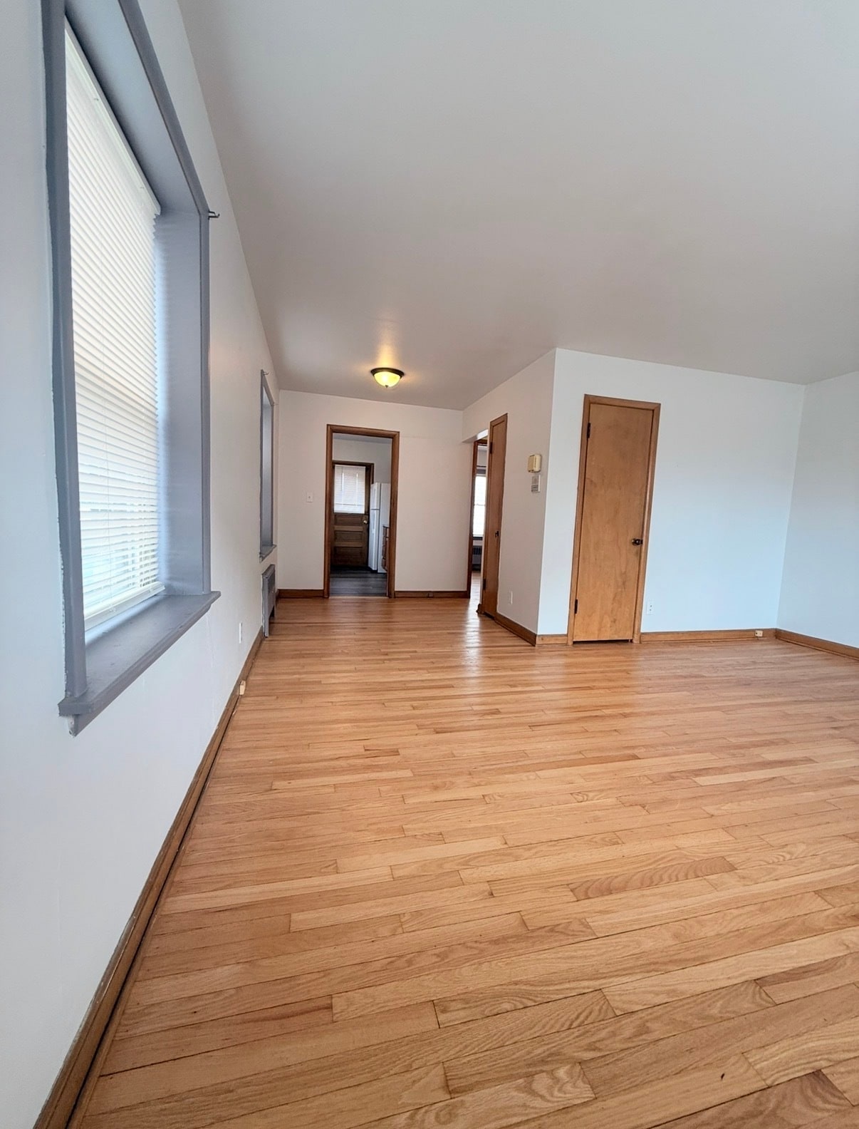 Building Photo - 4006 N Farwell Ave