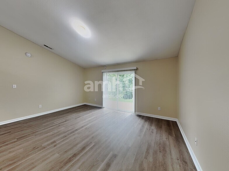 Building Photo - 2438 Pinebark Dr