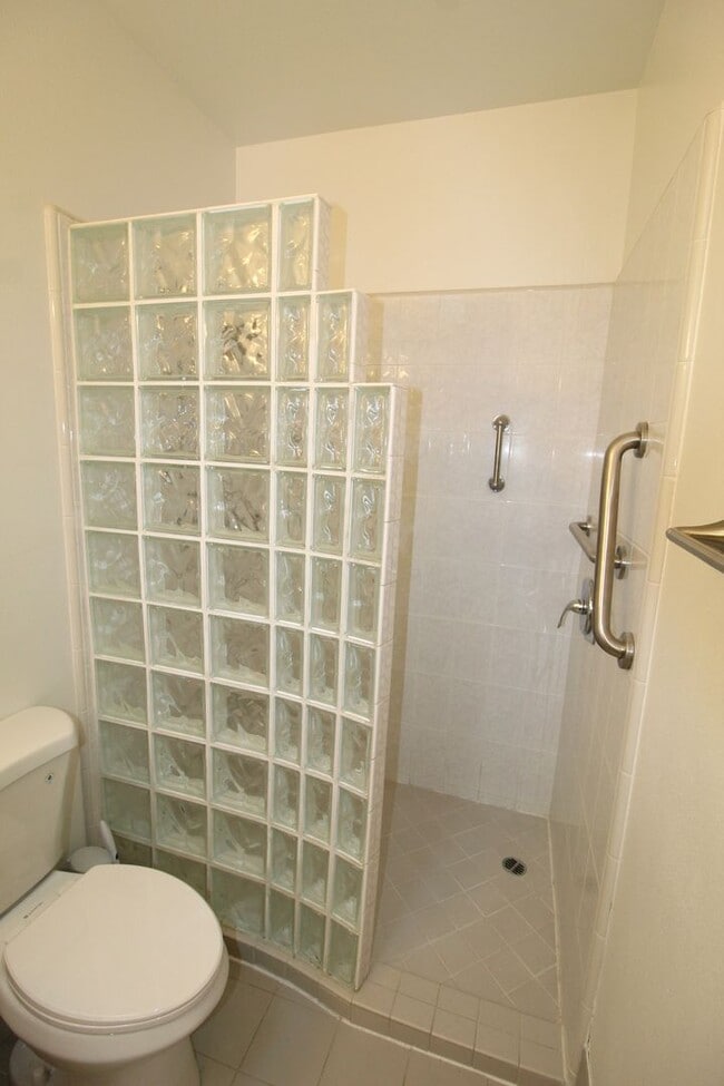 Building Photo - Coastal Ventura living – Gorgeous Ocean Views near Surfers Point