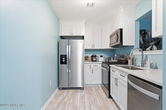 Building Photo - 1 Central Ave