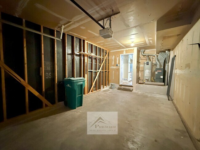 Building Photo - 1240 Darby St