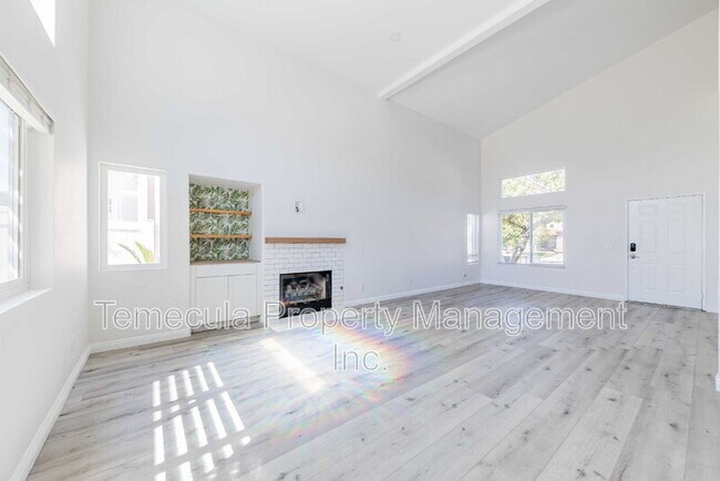 Building Photo - 45333 Corte Progreso