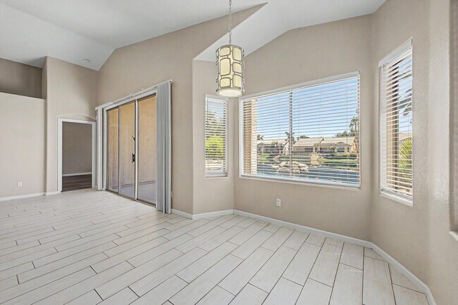 Building Photo - 1331 W Blue Ridge Ct