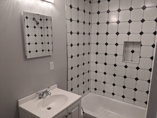 Building Photo - 20 Portland St