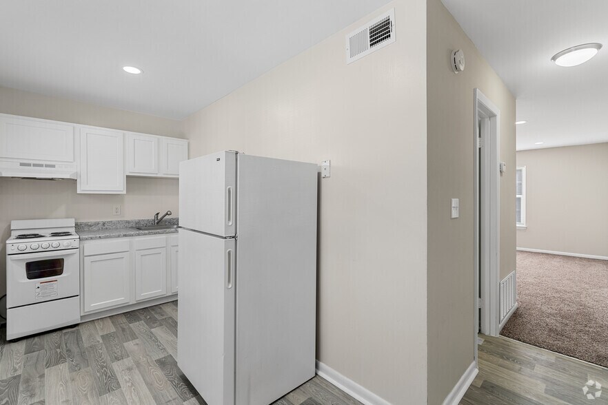 Primary Photo - Gosnold Mews Apartments