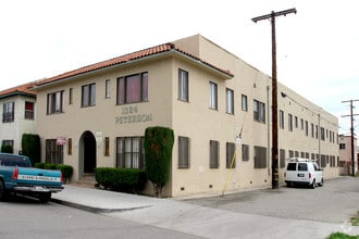 Building Photo - 1324 Peterson Avenue