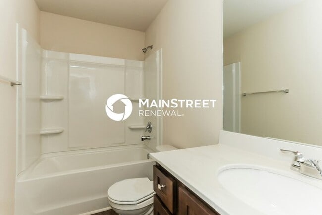 Building Photo - 4 Bedroom Pet-Friendly Home in Covington, GA with Main Street Renewal