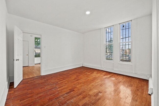Building Photo - 243 Hamilton Ave
