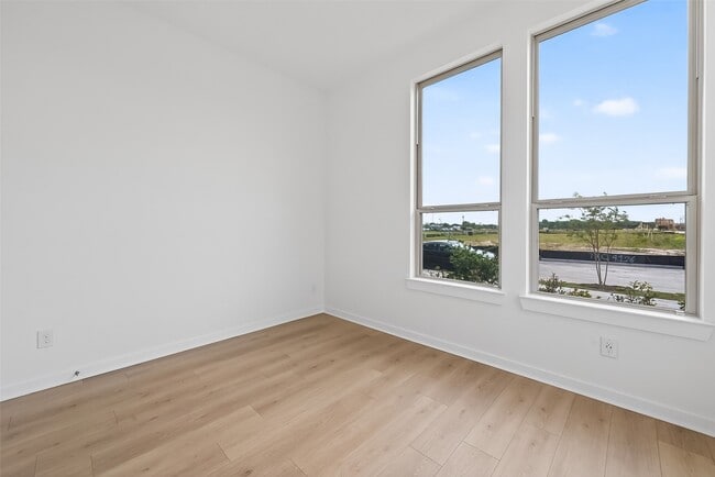 Building Photo - 16739 Lake Austin St