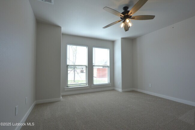 Building Photo - 10502 Abbeville Ave
