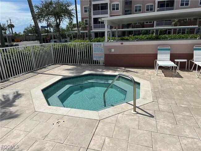 Building Photo - 15901 Pointe Cir