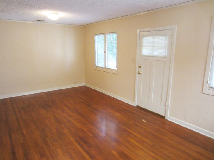 Original Hardwood Floors - 228 N Myrtle Ave