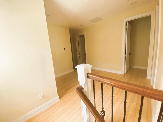 Building Photo - 50 Via Poinciana Ln