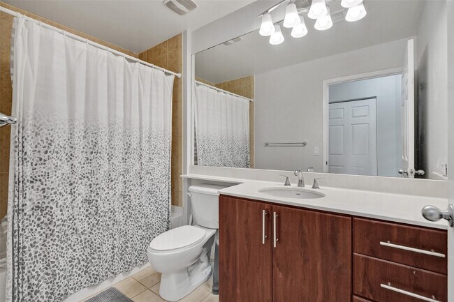 Building Photo - 2421 NE 65th St