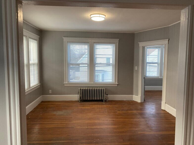 Building Photo - 84 Endicott St