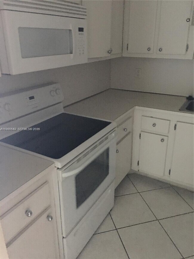 Building Photo - 1200 NE Miami Gardens Dr