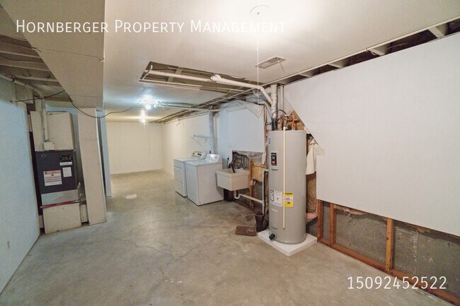 Building Photo - 7024 N Wiscomb St