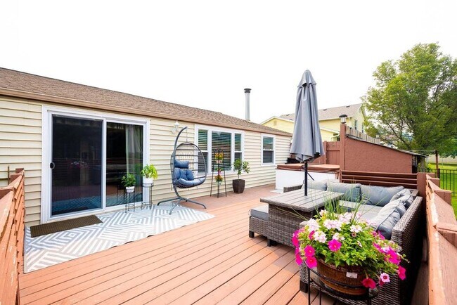 Building Photo - Amazing 3 Bedroom and 2 Full Bath Home For Rent in Greece Available Now.