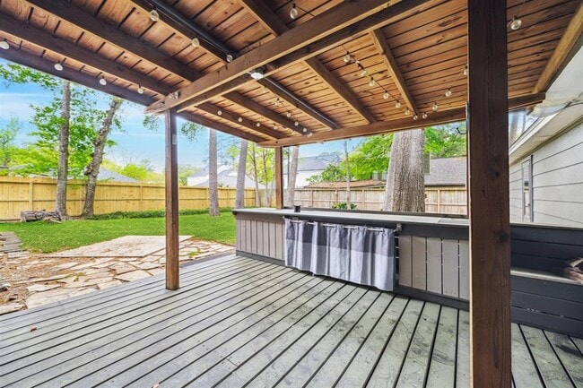 Building Photo - 1802 Corral Dr