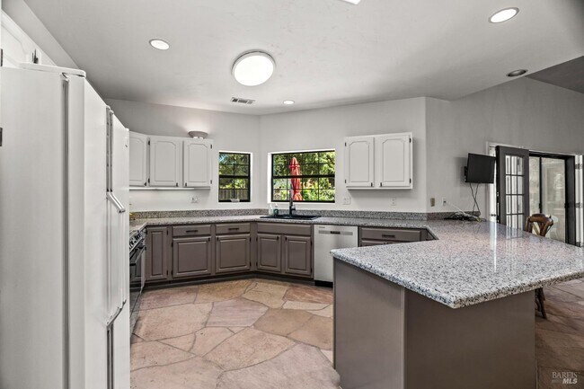 Building Photo - 6578 Oak Leaf Ct