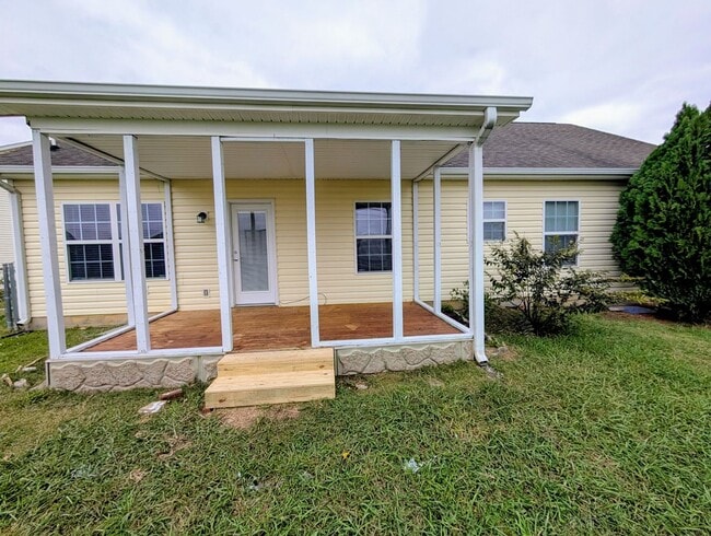 Building Photo - 3 BR 2 BA For Rent in Rossville