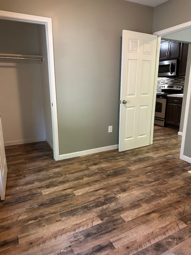 Building Photo - $250 OFF 1ST MONTH RENT! Charming 2-Bedroom Home in the Heart of Fairport Available Now