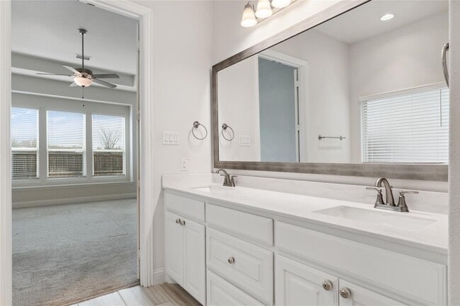 Building Photo - 717 Steppe Dr