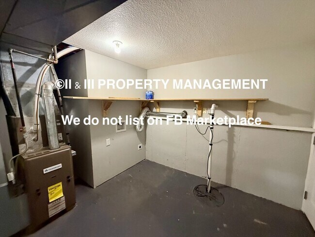Building Photo - 403 S Mahaffie St