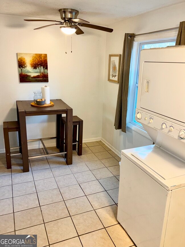 Building Photo - 1859 Williams Ave