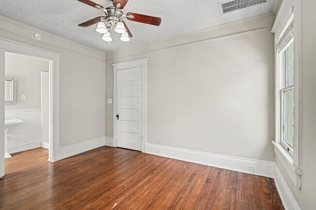 Building Photo - 309 S Park Ave