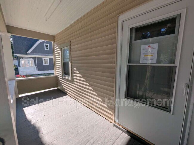 Building Photo - 1235 Huestis Ave