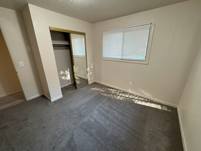 Building Photo - 1758 Myers Ln