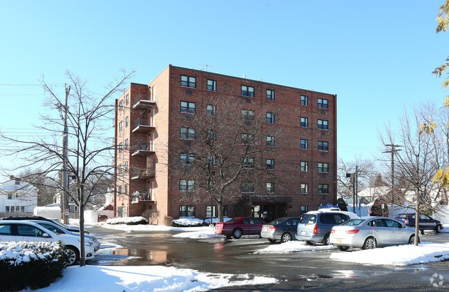 Primary Photo - Conway Court