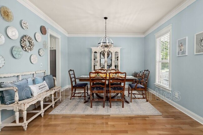 Building Photo - 127 Blackwater Dr