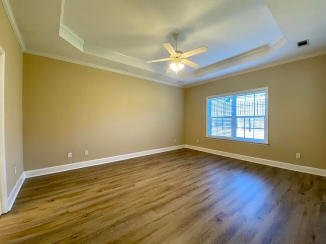 Building Photo - 4858 Somerset Dr