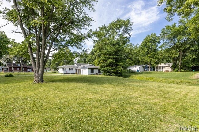 Building Photo - 417 N John St