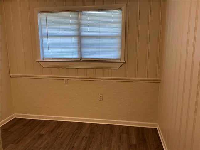 Building Photo - 3159 Dee St