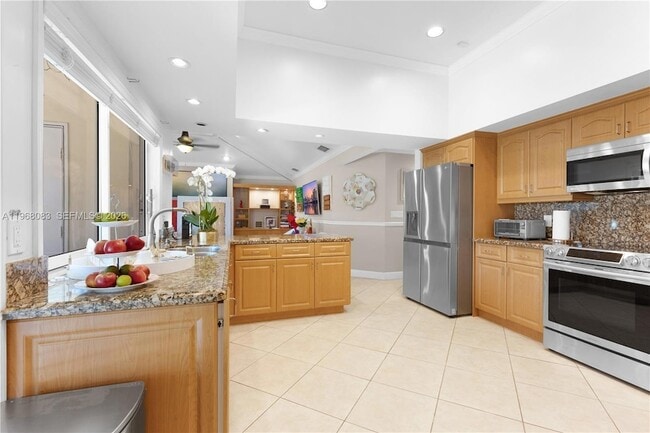 Building Photo - 5253 NW 94th Doral Pl