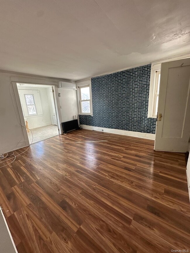 Building Photo - 173 Crary Ave
