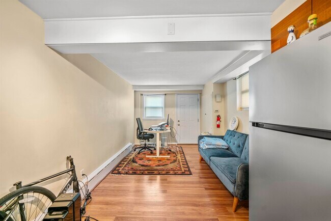 Building Photo - 40 Hauxhurst Ave