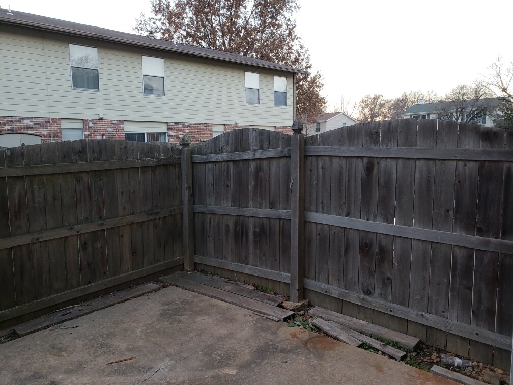 Back Patio - 27 Park Charles Boulevard South