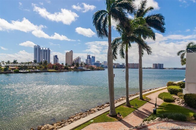 Building Photo - 19101 NE 36th Pl